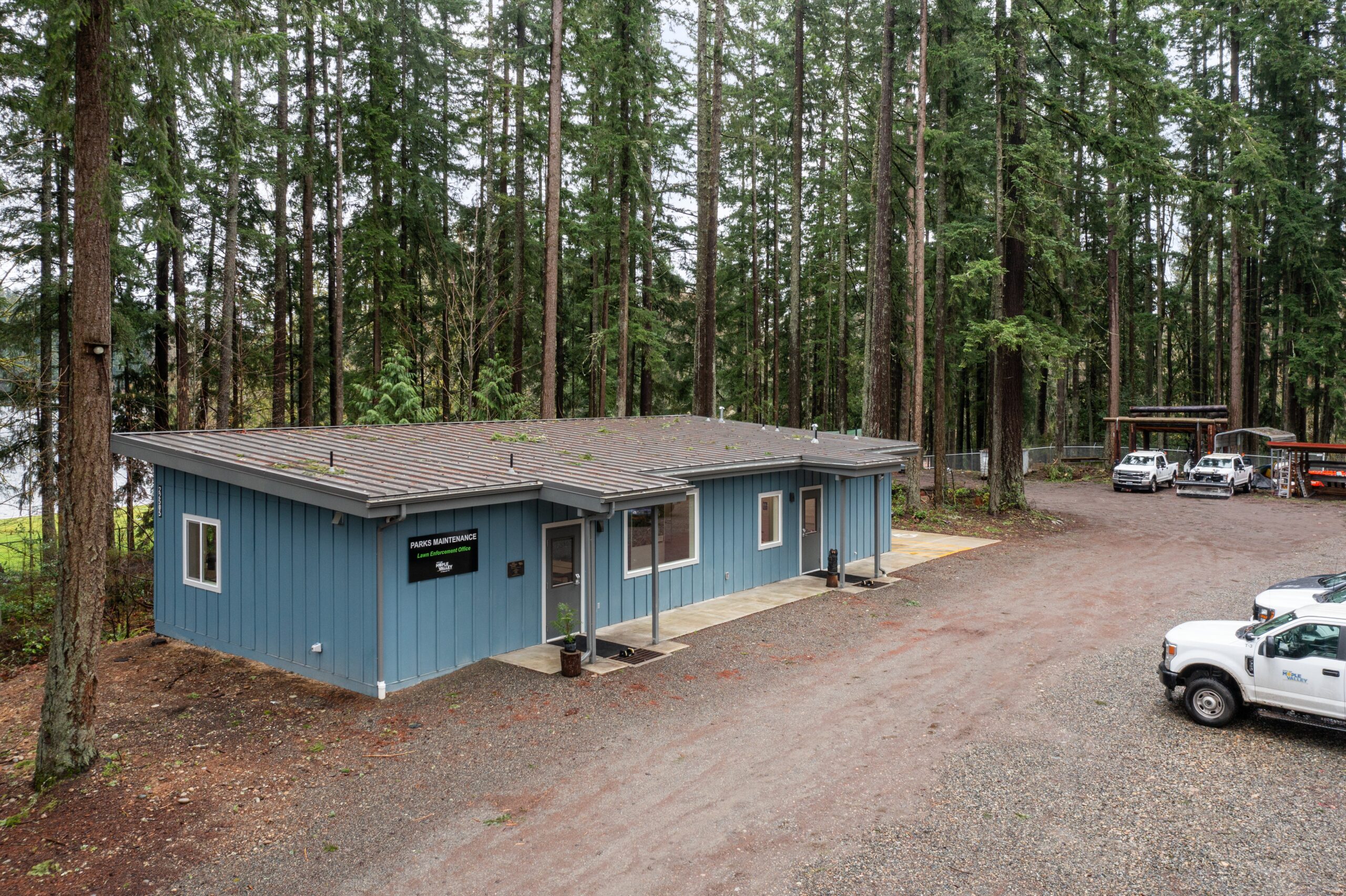 Side exterior wide (Side B)